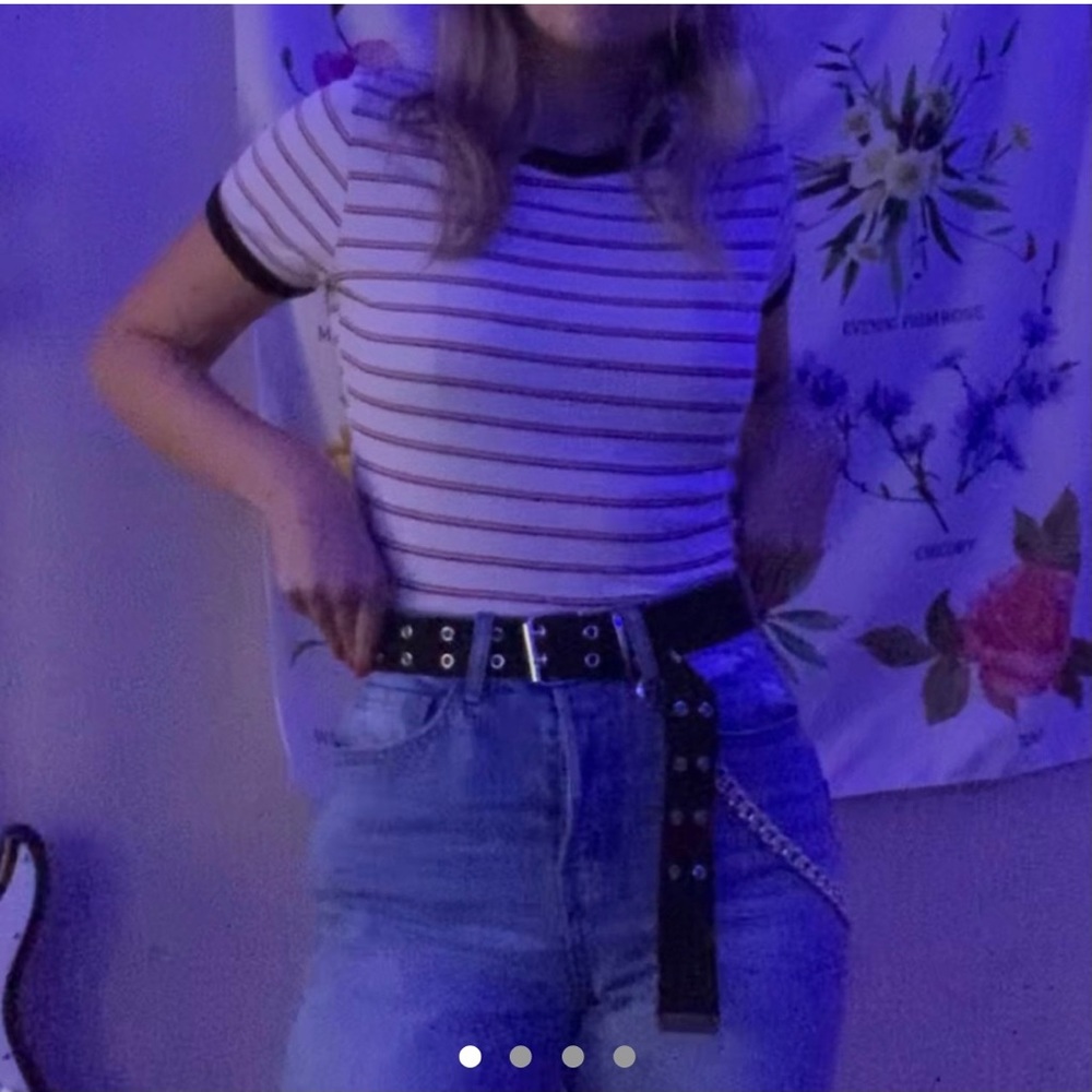 Gaze crop tank top with red and blue stripes